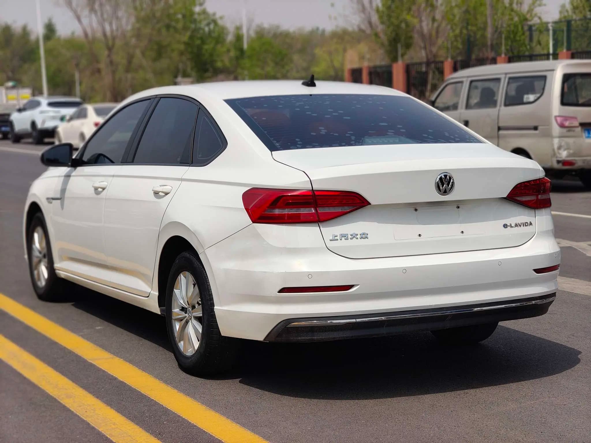Volkswagen Lavida pure electric 2021 г. 50038 км. — фото 4