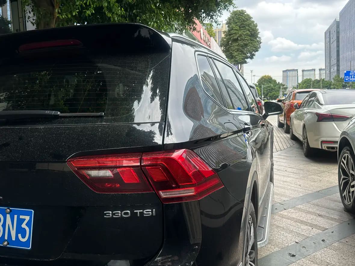 Volkswagen Tiguan L 2021 г. 66032 км. — фото 7