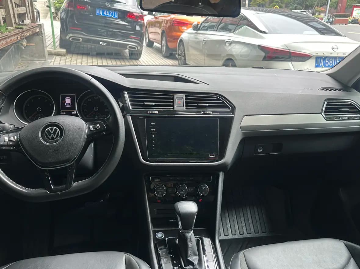 Volkswagen Tiguan L 2021 г. 66032 км. — фото 10