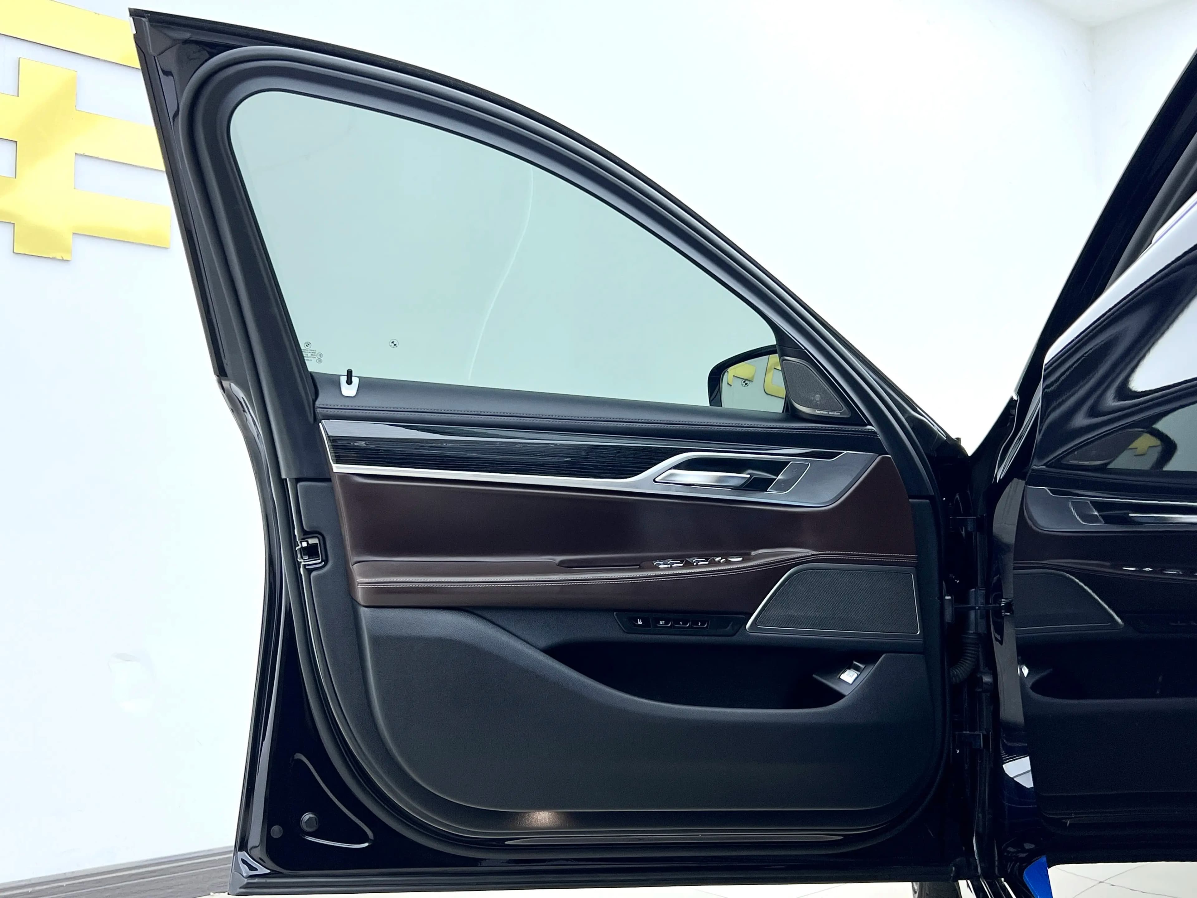 BMW 7 Series 2022 г. 67140 км. — фото 18