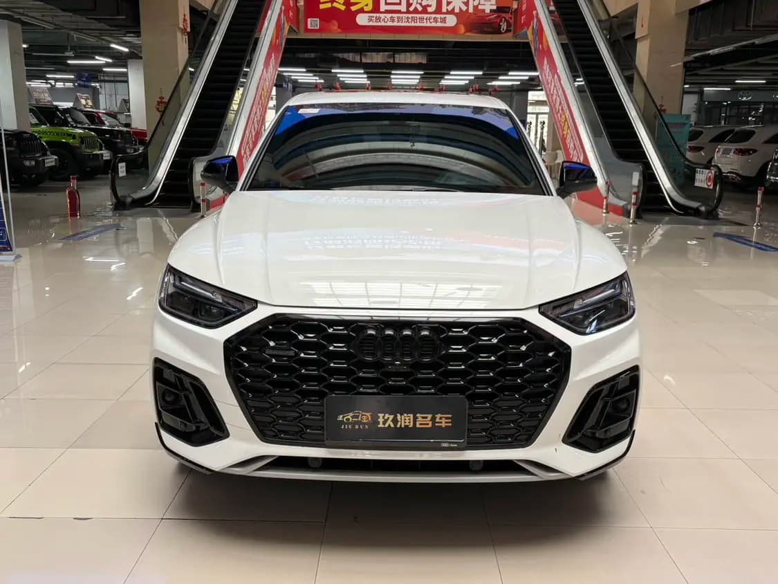 Audi Q5L Sportback 2024 г. 15101 км. — фото 2