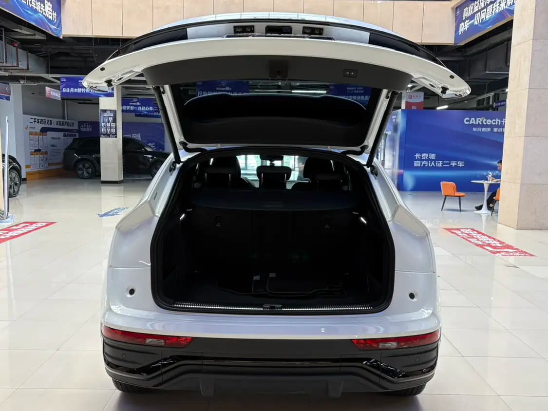 Audi Q5L Sportback 2024 г. 15101 км. — фото 16