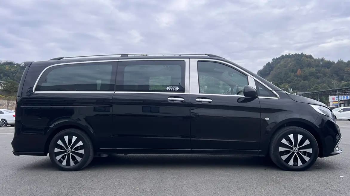 Mercedes-Benz Vito 2023 г. 31000 км. — фото 8