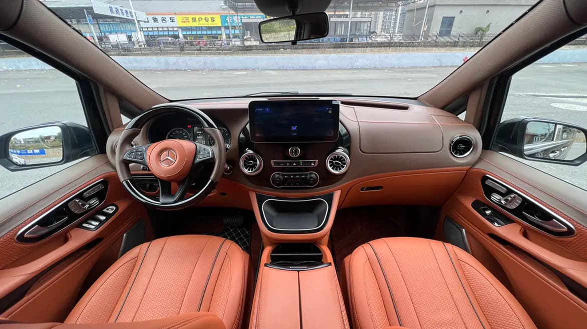 Mercedes-Benz Vito 2023 г. 31000 км. — фото 10