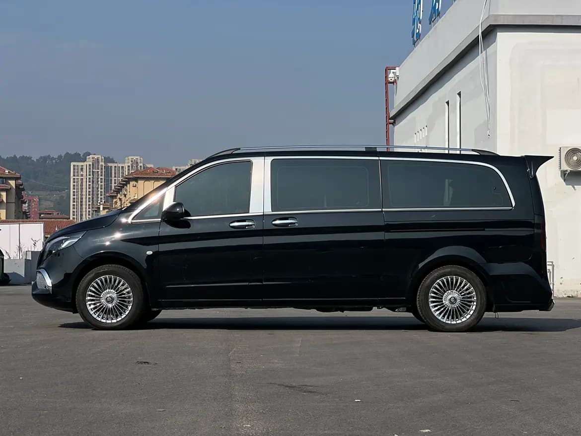 Mercedes-Benz Vito 2023 г. 40000 км. — фото 4