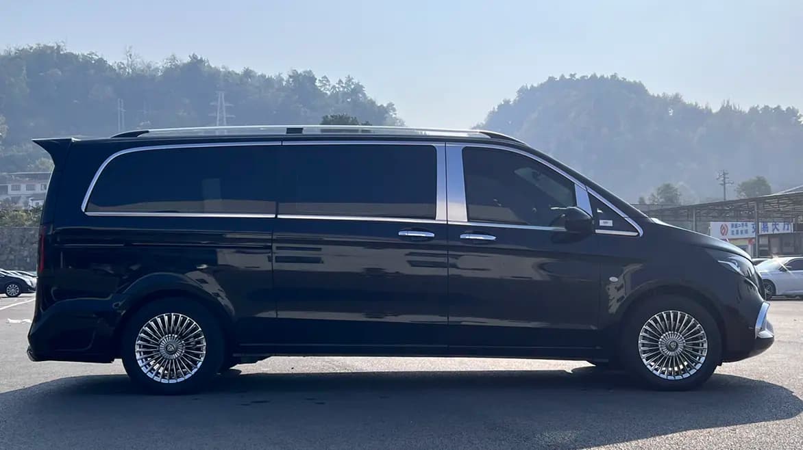 Mercedes-Benz Vito 2023 г. 40000 км. — фото 7