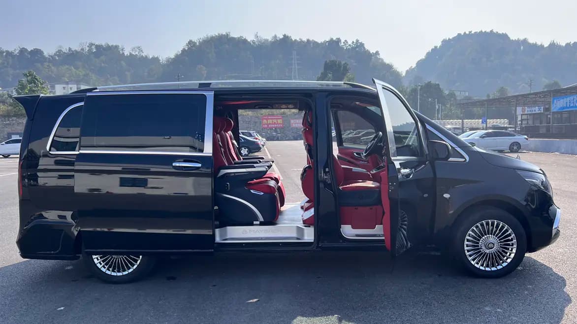Mercedes-Benz Vito 2023 г. 40000 км. — фото 9