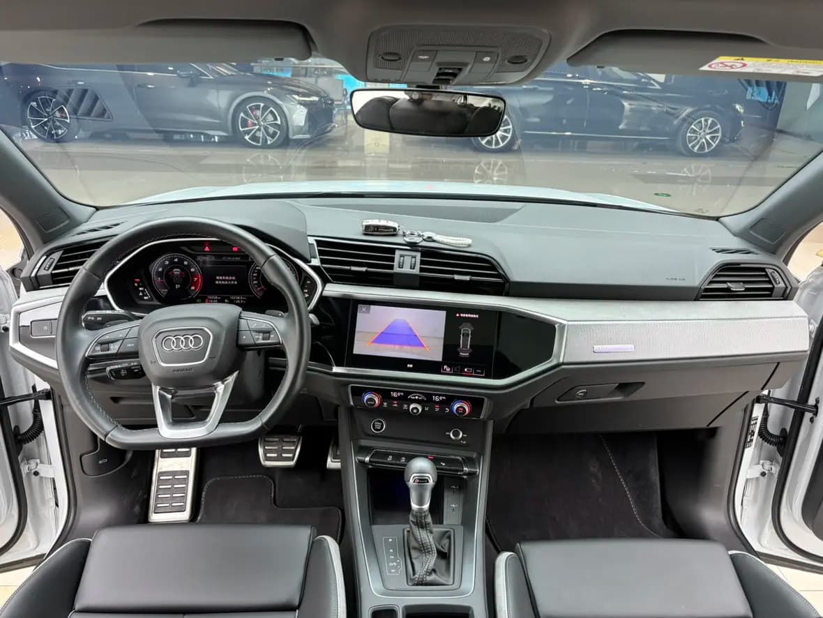 Audi Q3 2024 г. 10115 км. — фото 9