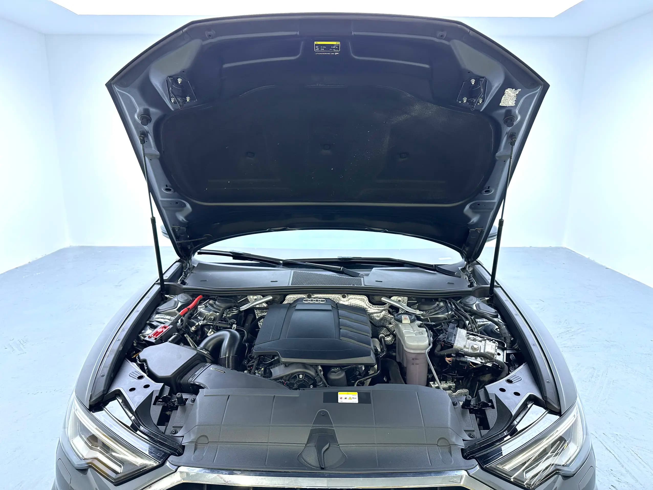 Audi A6L 2023 г. 84400 км. — фото 10