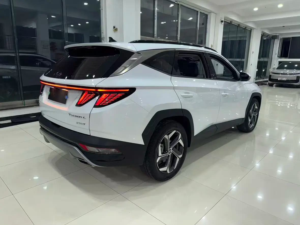 Hyundai Tucson L 2023 г. 34624 км. — фото 3