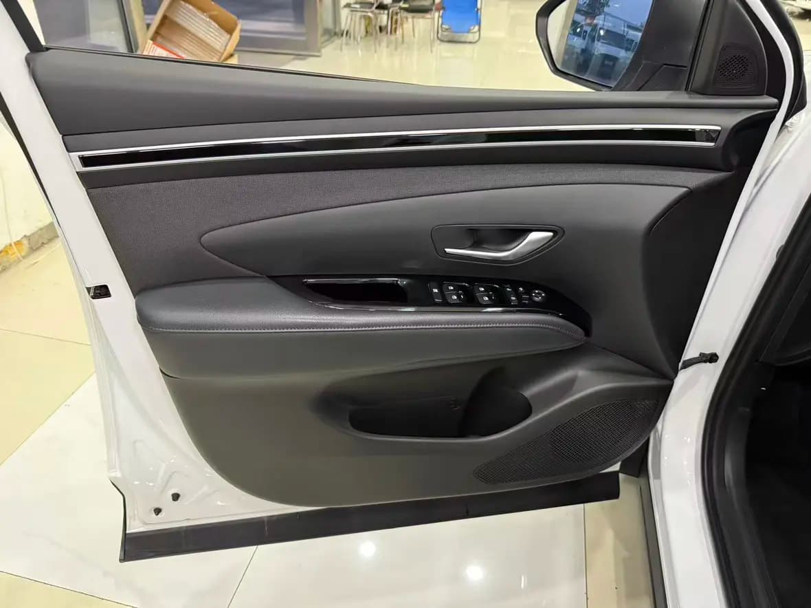 Hyundai Tucson L 2023 г. 34624 км. — фото 8
