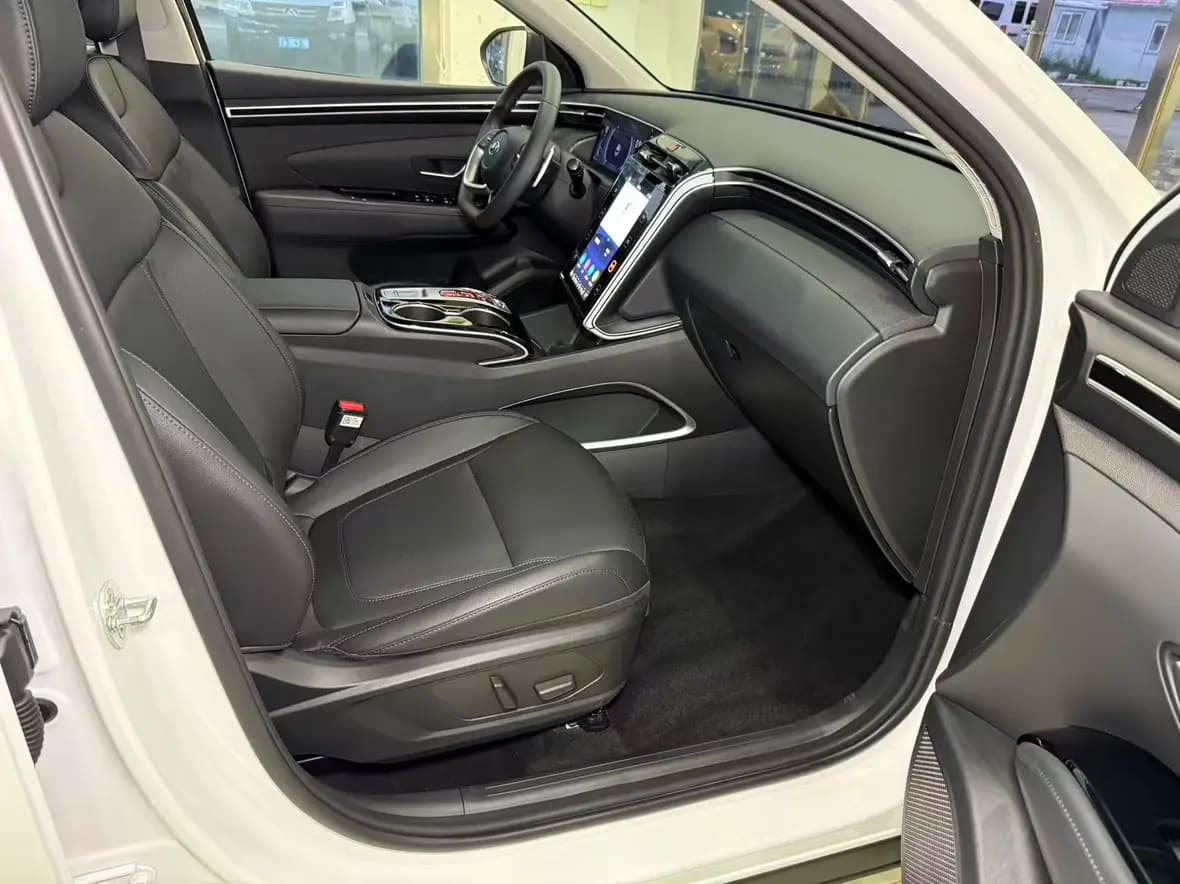 Hyundai Tucson L 2023 г. 34624 км. — фото 10