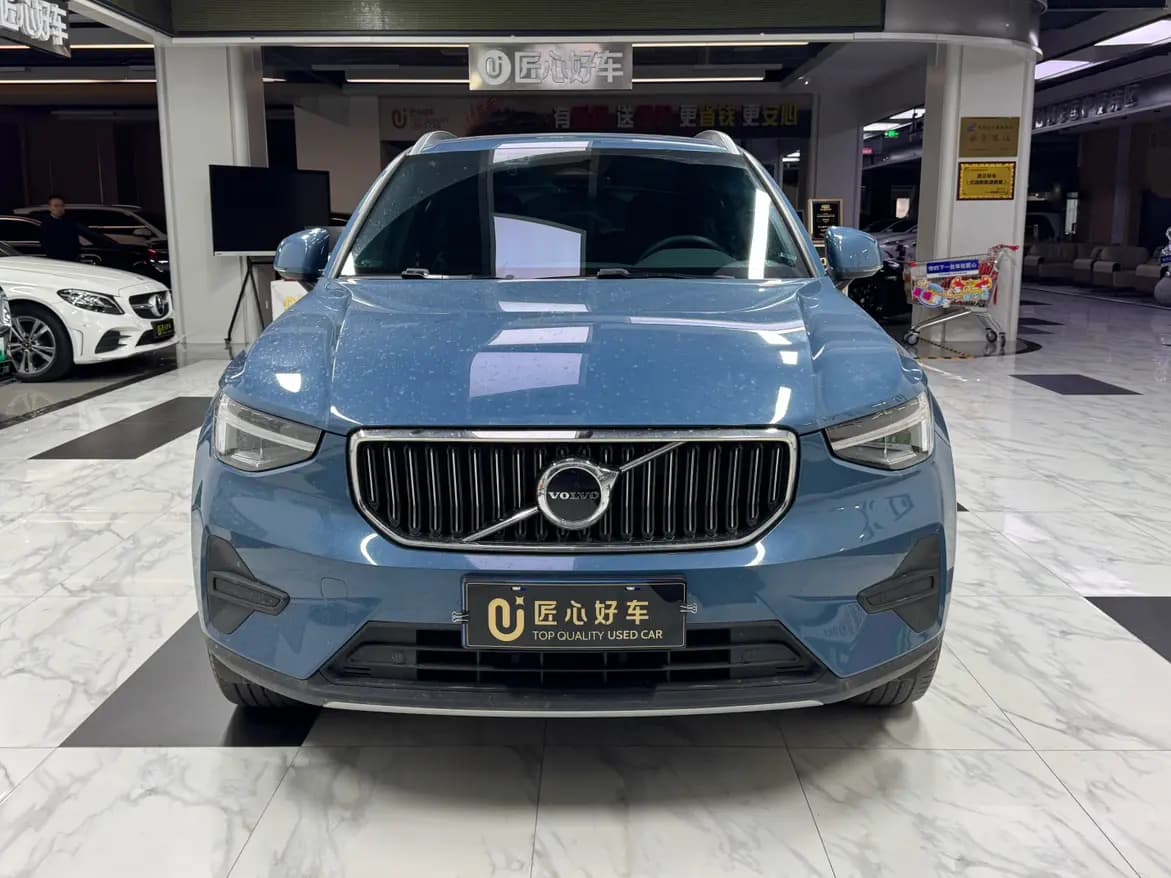 Volvo XC40 2023 г. 43455 км. — фото 2