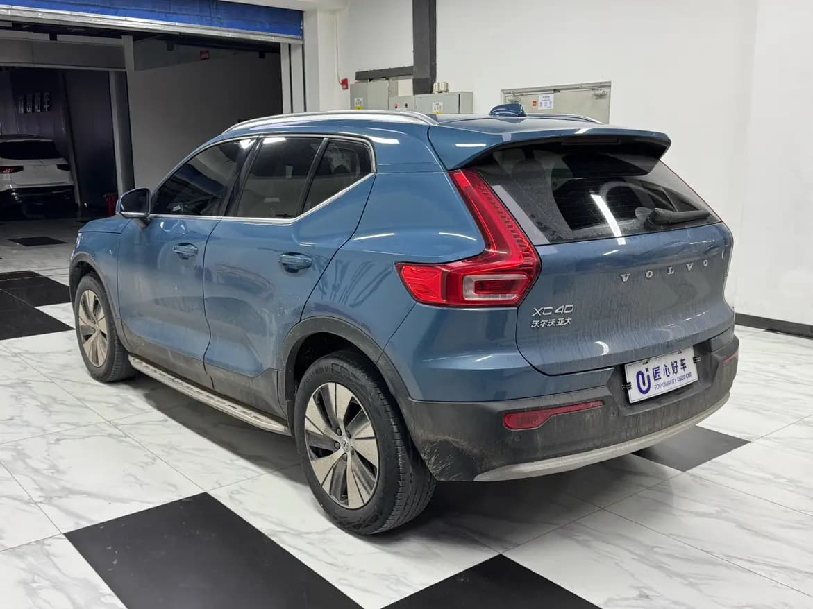 Volvo XC40 2023 г. 43455 км. — фото 4
