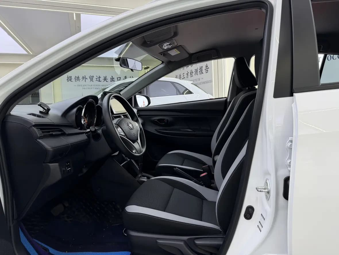 Toyota Yaris L 2022 г. 34039 км. — фото 11