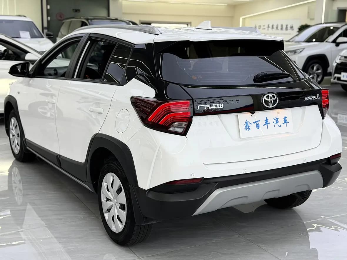 Toyota Yaris L 2022 г. 34039 км. — фото 4