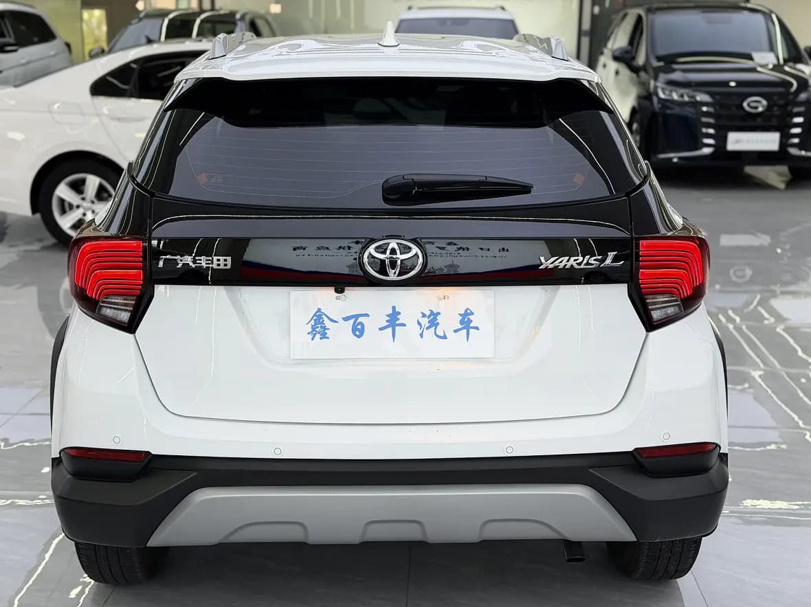 Toyota Yaris L 2022 г. 34039 км. — фото 5