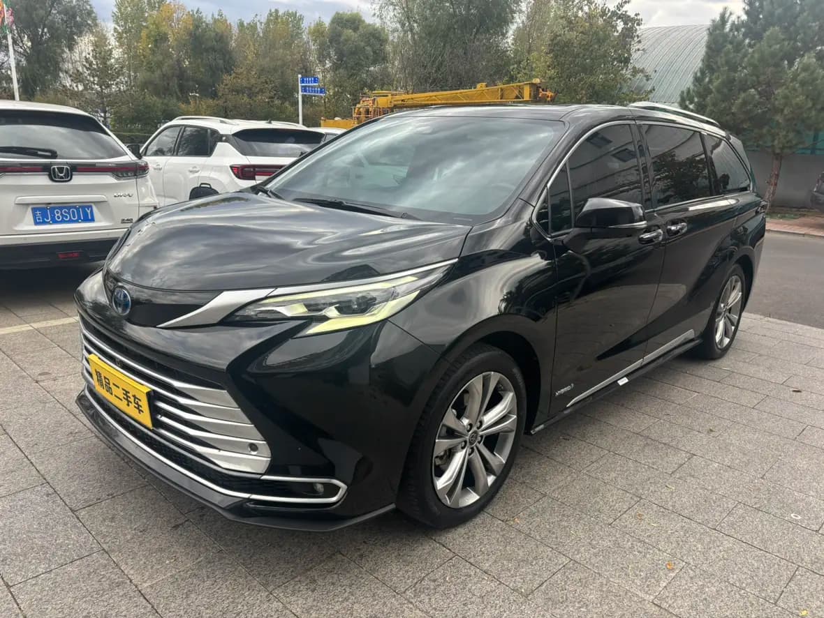 Toyota Sienna 2023 г. 57023 км.