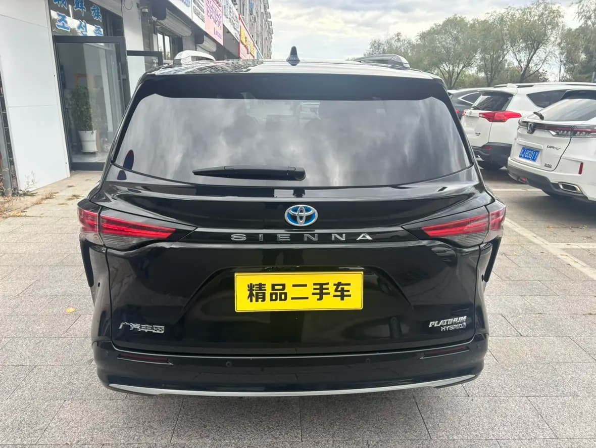 Toyota Sienna 2023 г. 57023 км. — фото 5