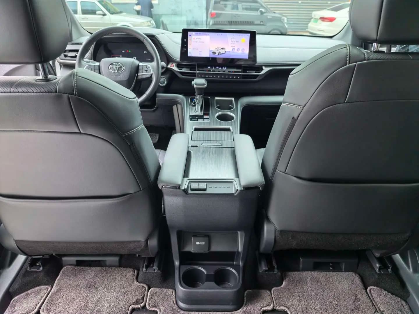 Toyota Sienna 2024 г. 12022 км. — фото 22