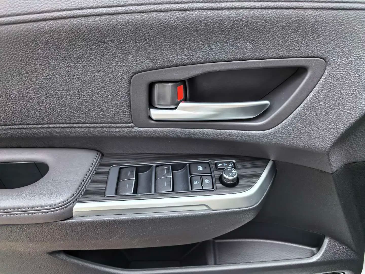 Toyota Sienna 2024 г. 12022 км. — фото 29