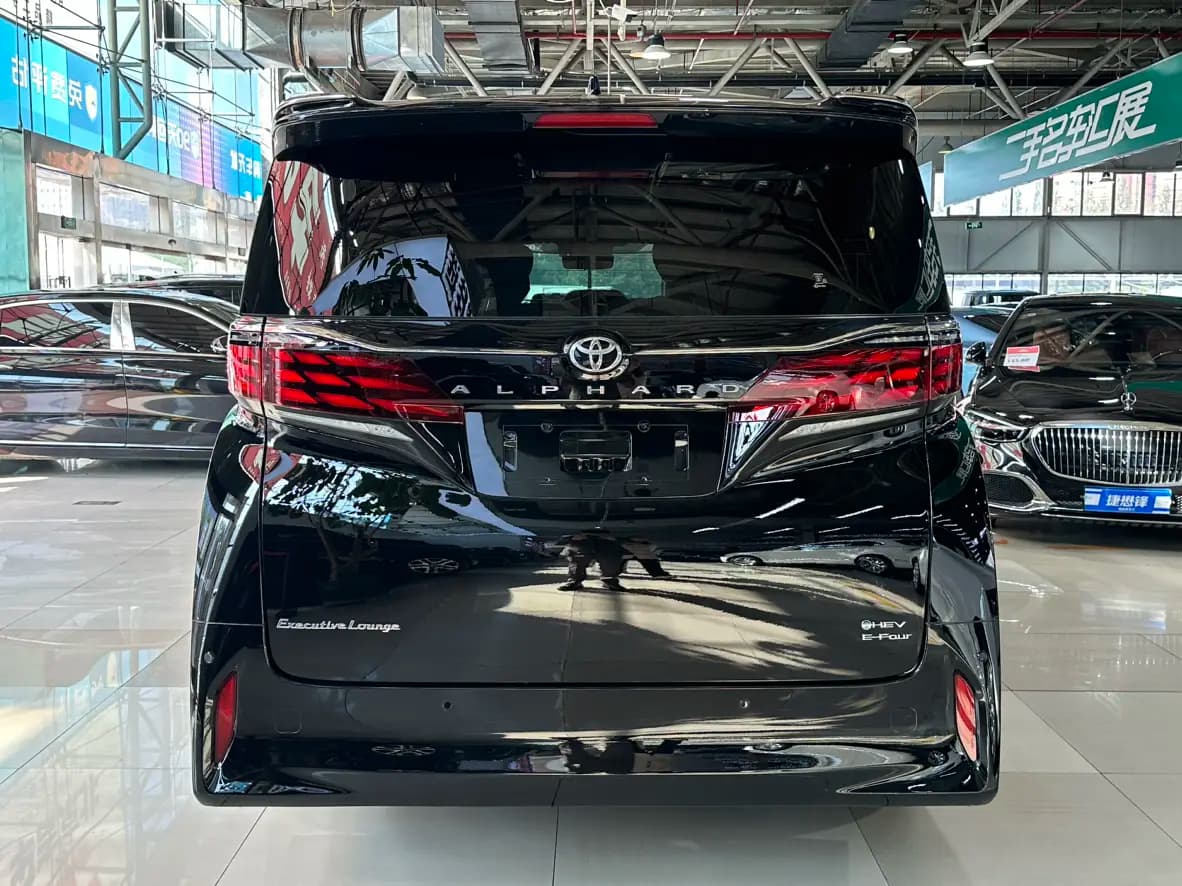 Toyota Alphard 2024 г. 33026 км. — фото 5