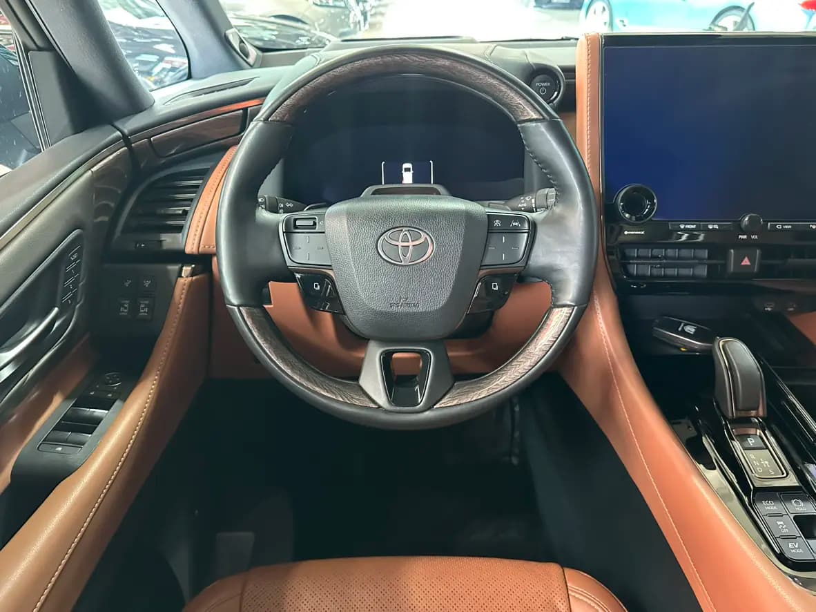 Toyota Alphard 2024 г. 33026 км. — фото 10