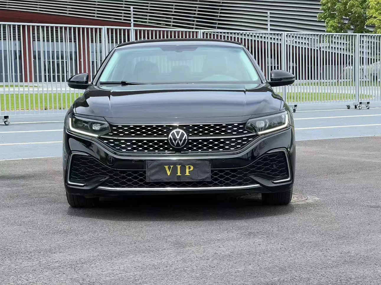 Volkswagen Passat 2023 г. 70085 км. — фото 2