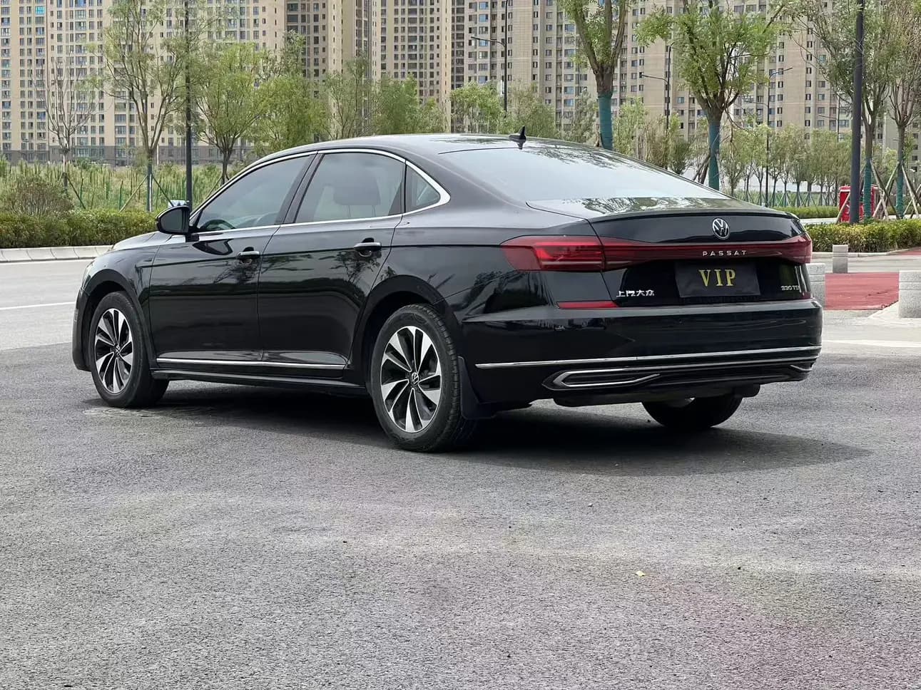 Volkswagen Passat 2023 г. 70085 км. — фото 4
