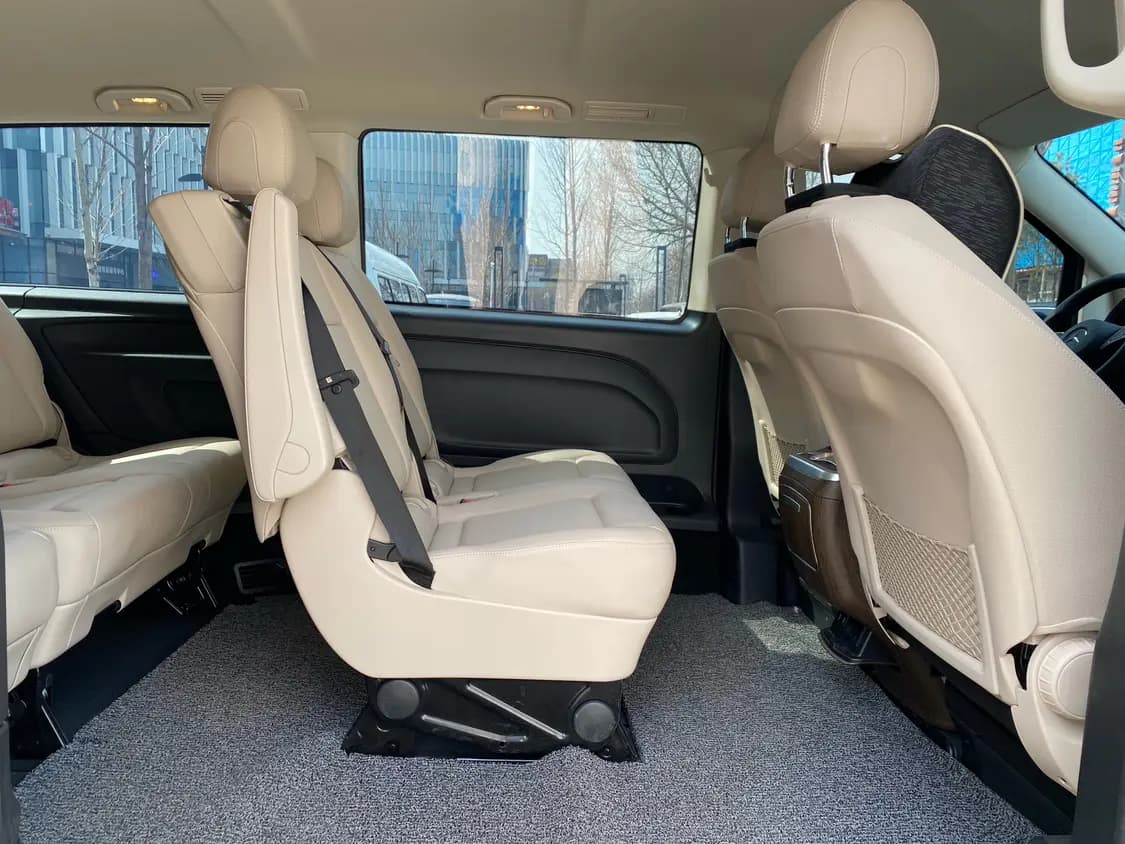 Mercedes-Benz Vito 2024 г. 4000 км. — фото 14