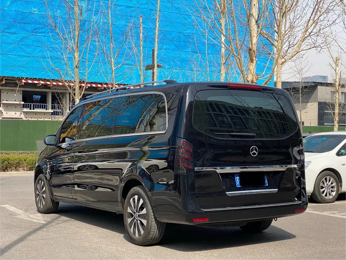 Mercedes-Benz Vito 2024 г. 4000 км. — фото 4