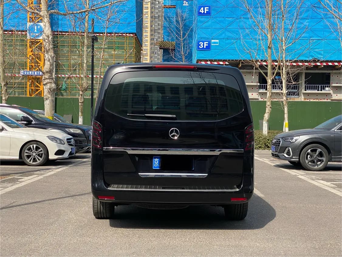 Mercedes-Benz Vito 2024 г. 4000 км. — фото 5