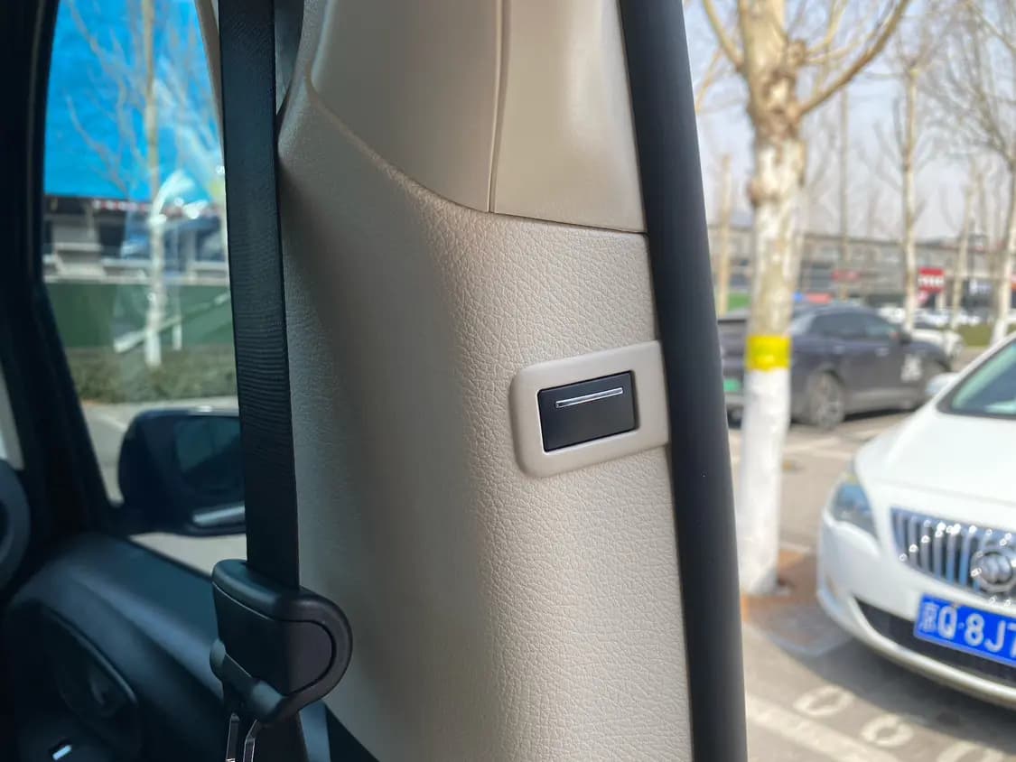 Mercedes-Benz Vito 2024 г. 4000 км. — фото 7