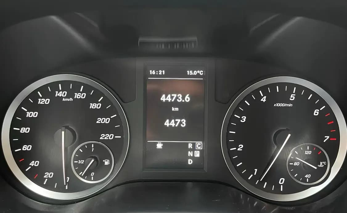 Mercedes-Benz Vito 2024 г. 4000 км. — фото 9