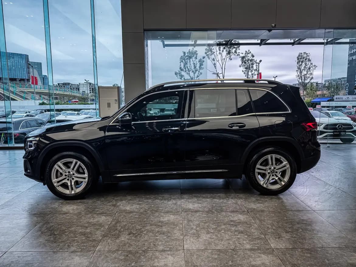 Mercedes-Benz GLB 2023 г. 33110 км. — фото 4