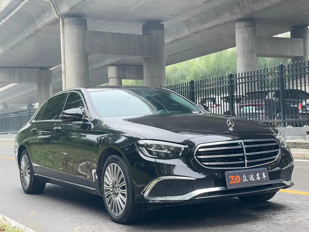 Mercedes-Benz E-Class 2022 г. 59047 км. — фото 3
