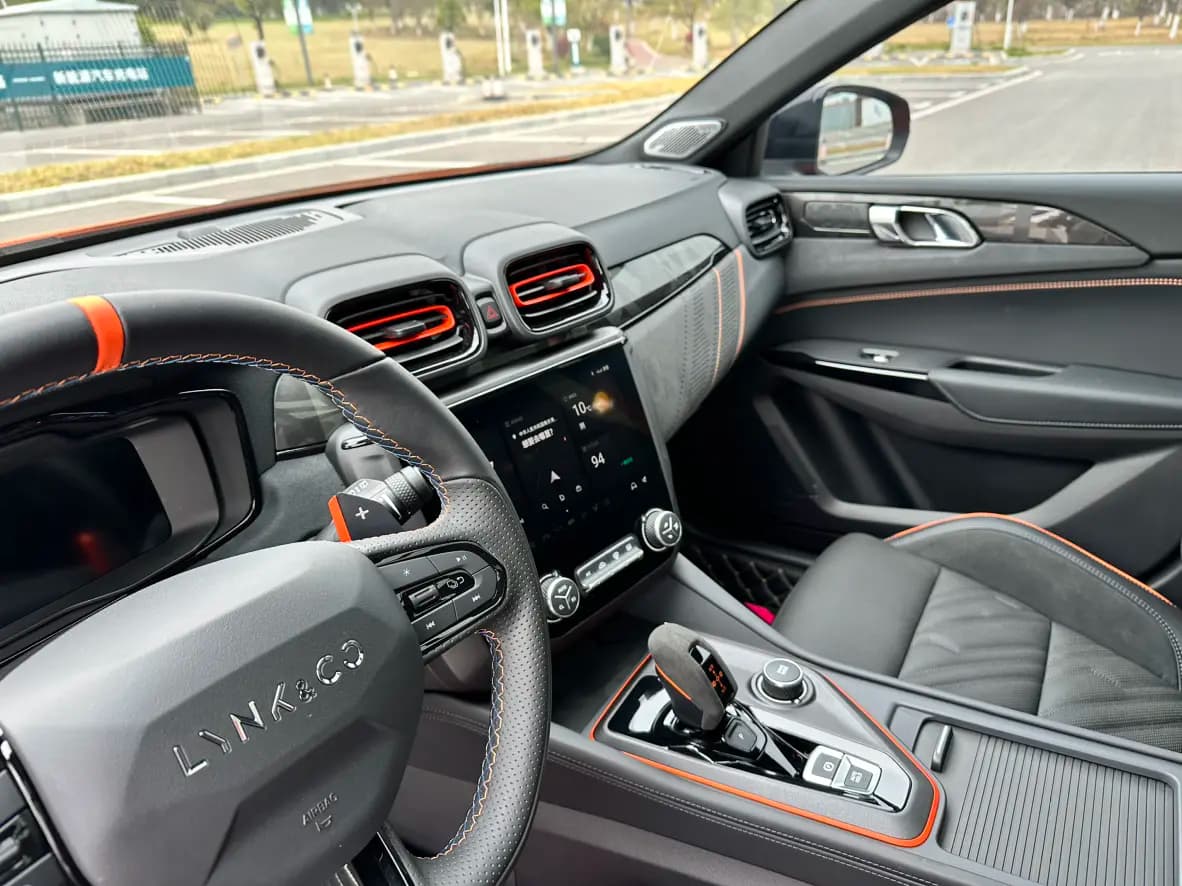 Lynk & Co 02 Hatchback 2023 г. 17067 км. — фото 12