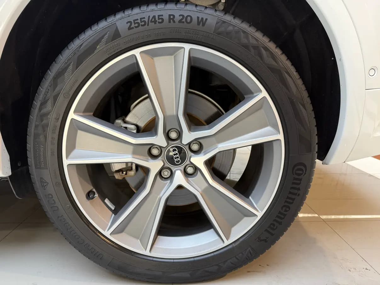 Audi Q5L 2021 г. 36086 км. — фото 8