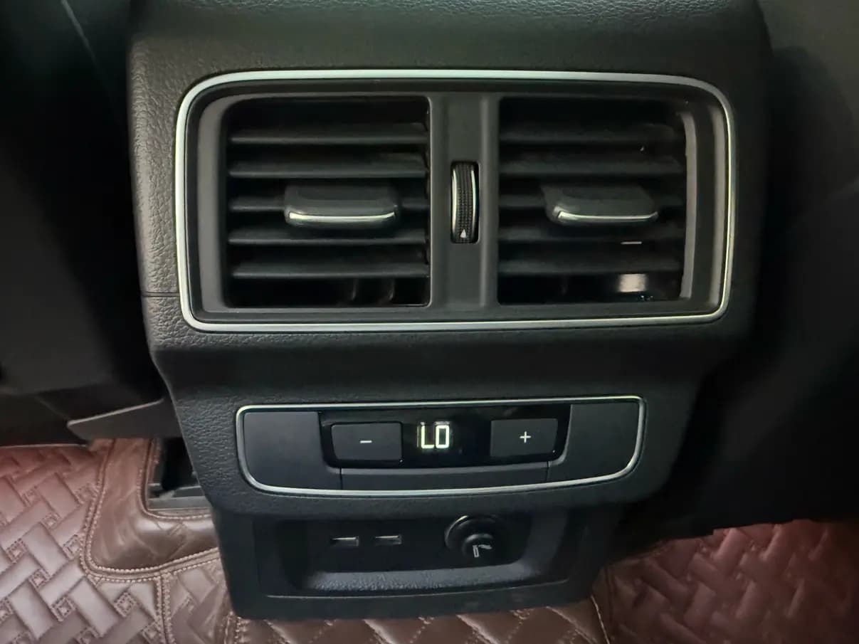 Audi Q5L 2021 г. 36086 км. — фото 9