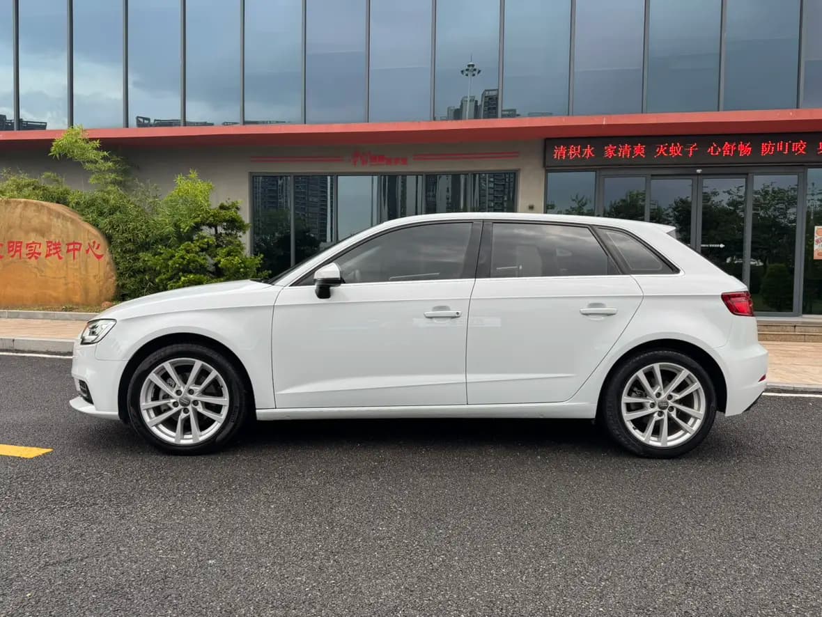 Audi A3 2021 г. 52089 км. — фото 4