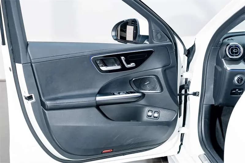 Mercedes-Benz C-Class PHEV 2024 г. 11440 км. — фото 14