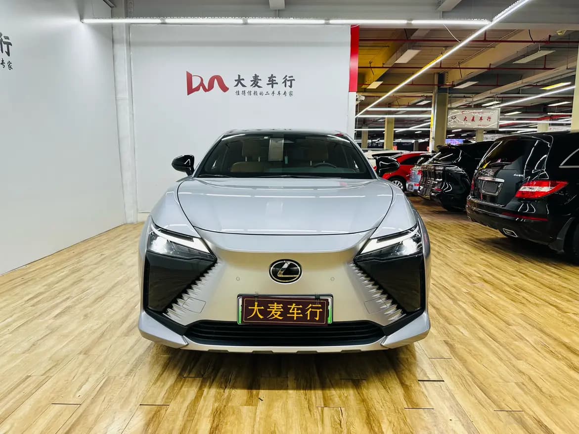 Lexus RZ 2023 г. 45790 км. — фото 2