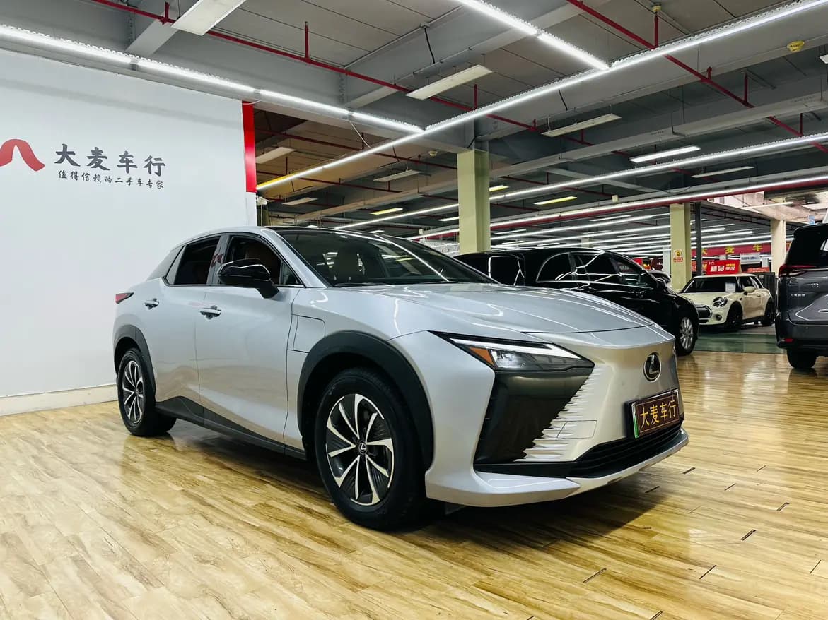 Lexus RZ 2023 г. 45790 км. — фото 3