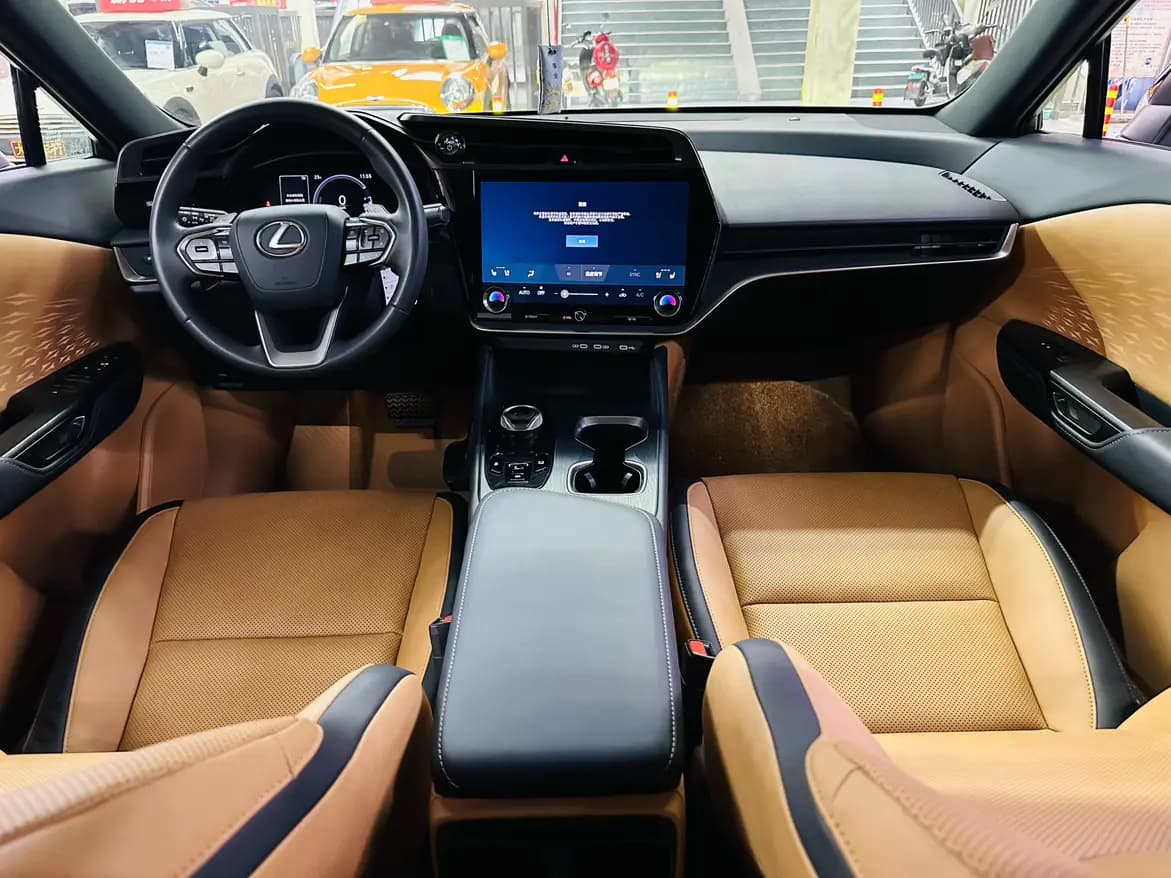 Lexus RZ 2023 г. 45790 км. — фото 21