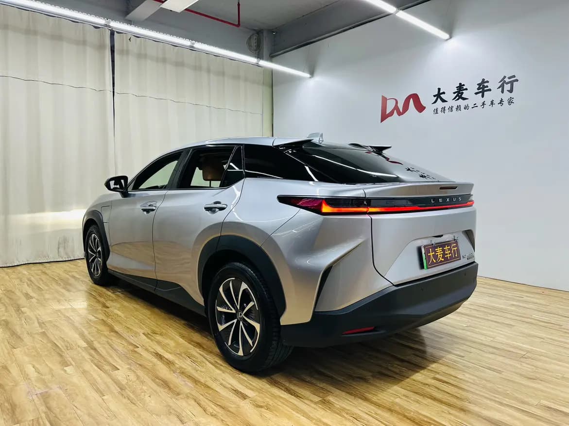 Lexus RZ 2023 г. 45790 км. — фото 5