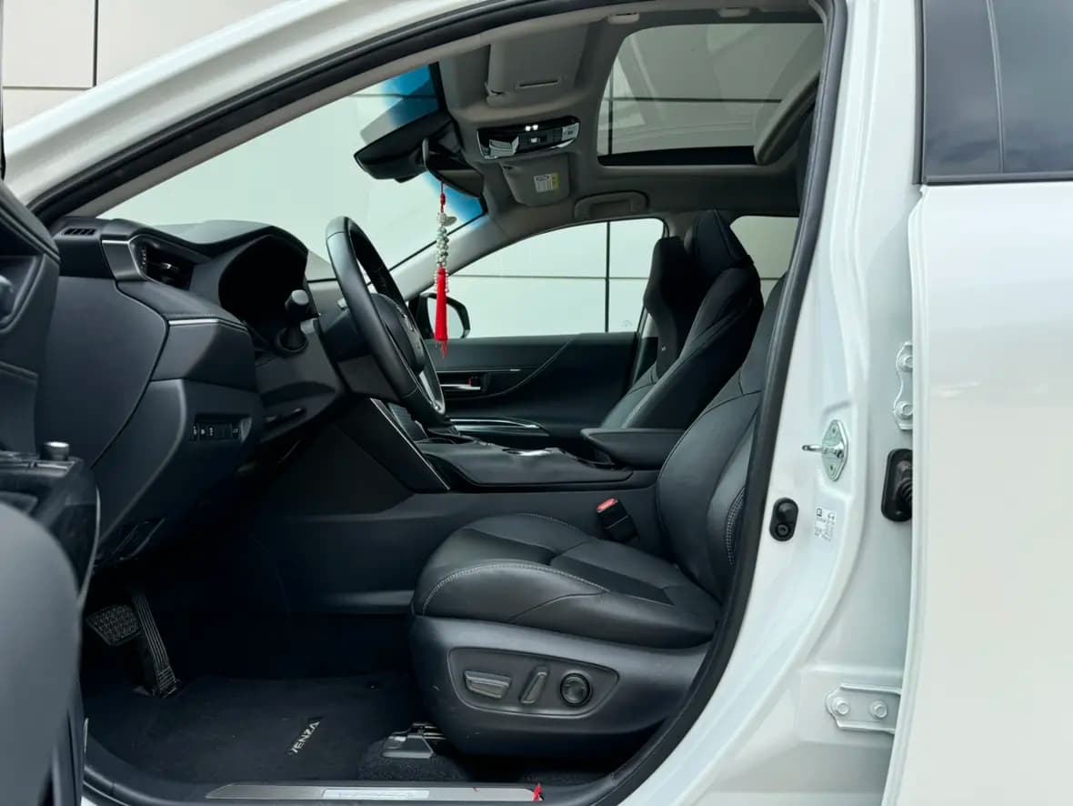 Toyota Venza 2024 г. 10072 км. — фото 17