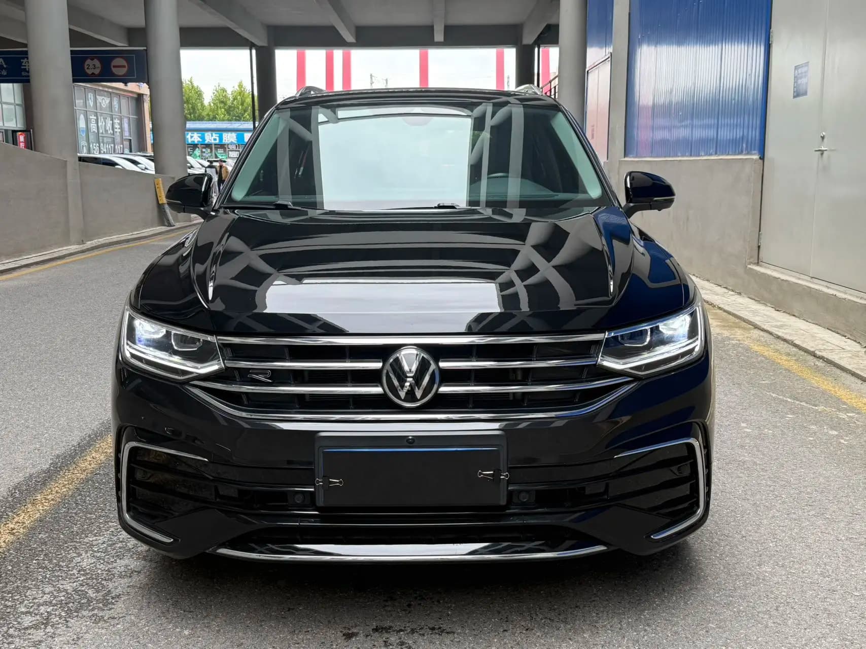 Volkswagen Tiguan L 2023 г. 45031 км. — фото 2
