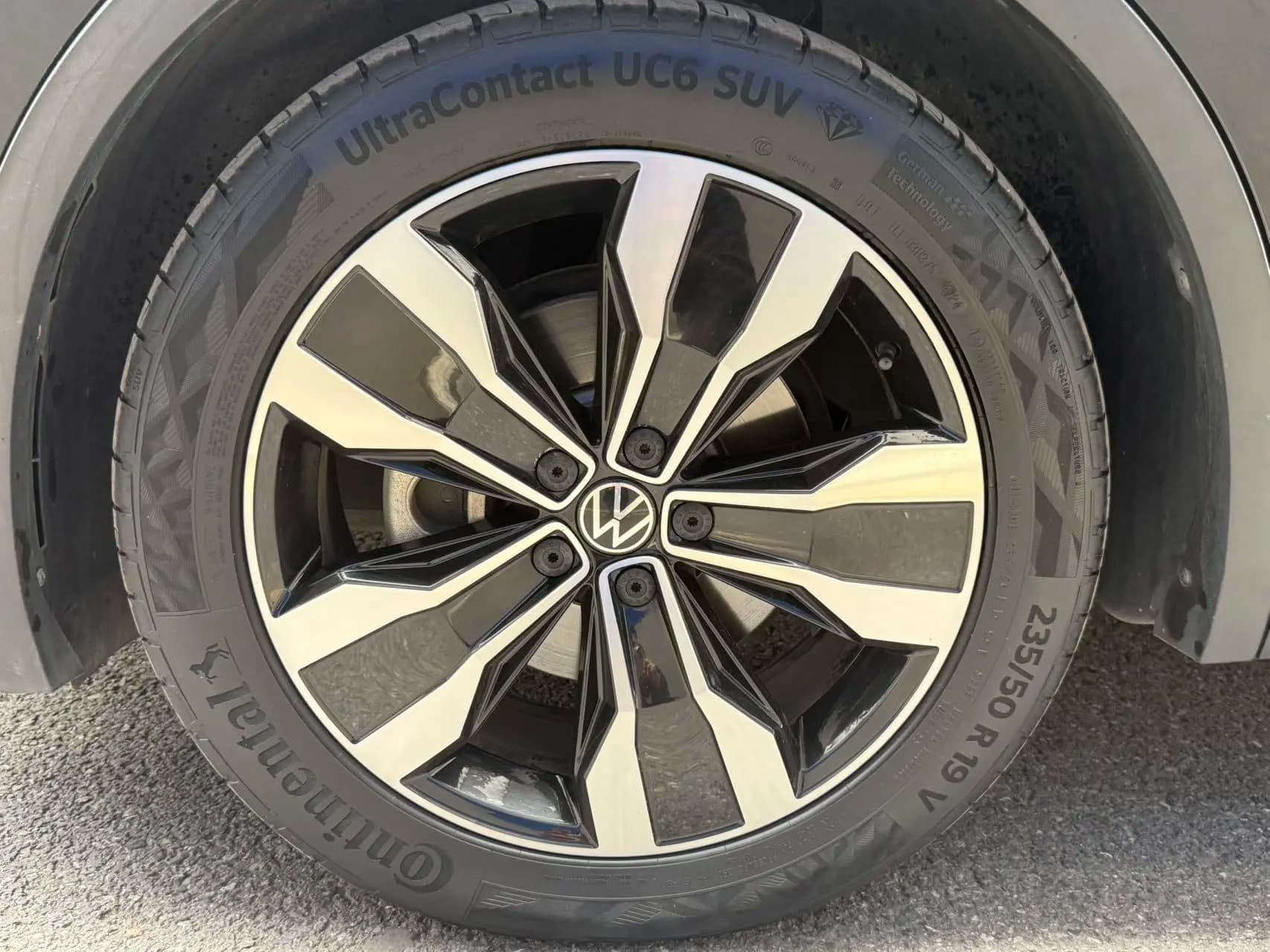 Volkswagen Tiguan L 2023 г. 45031 км. — фото 13