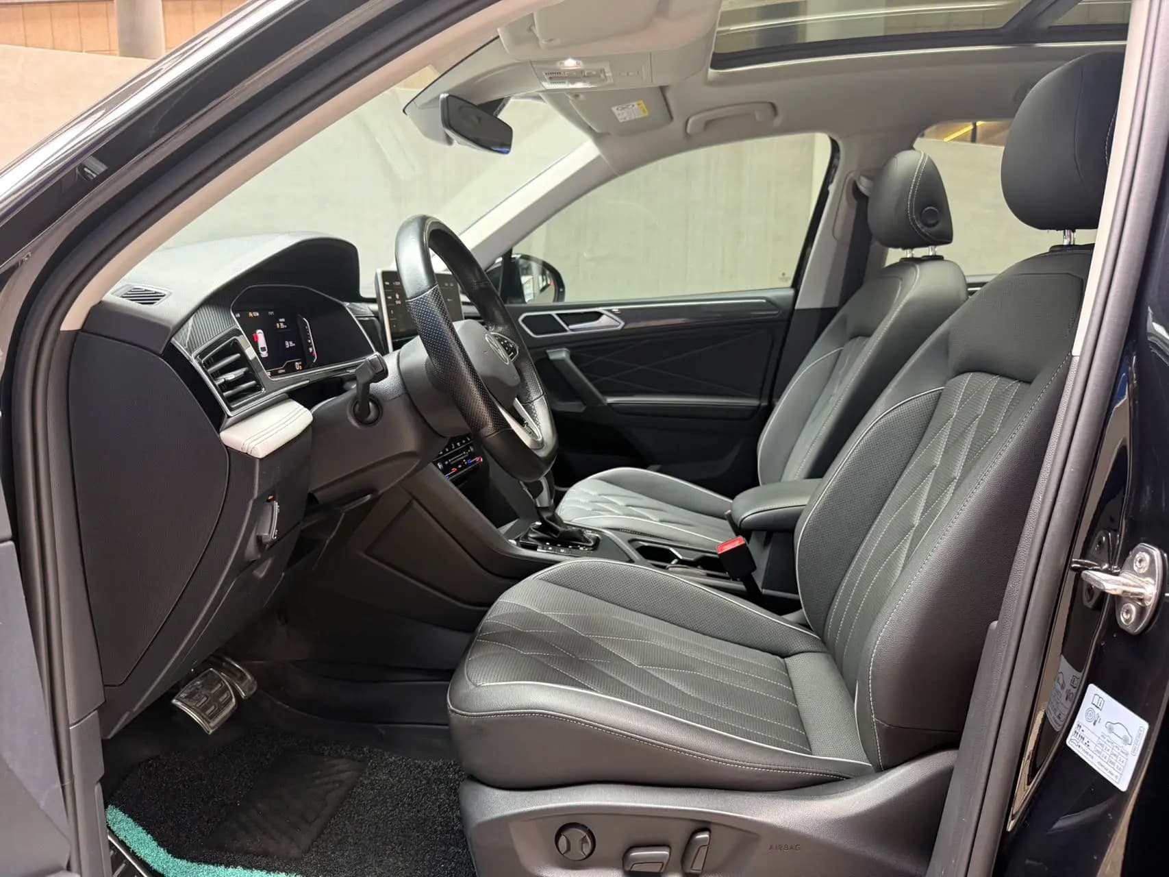 Volkswagen Tiguan L 2023 г. 45031 км. — фото 22