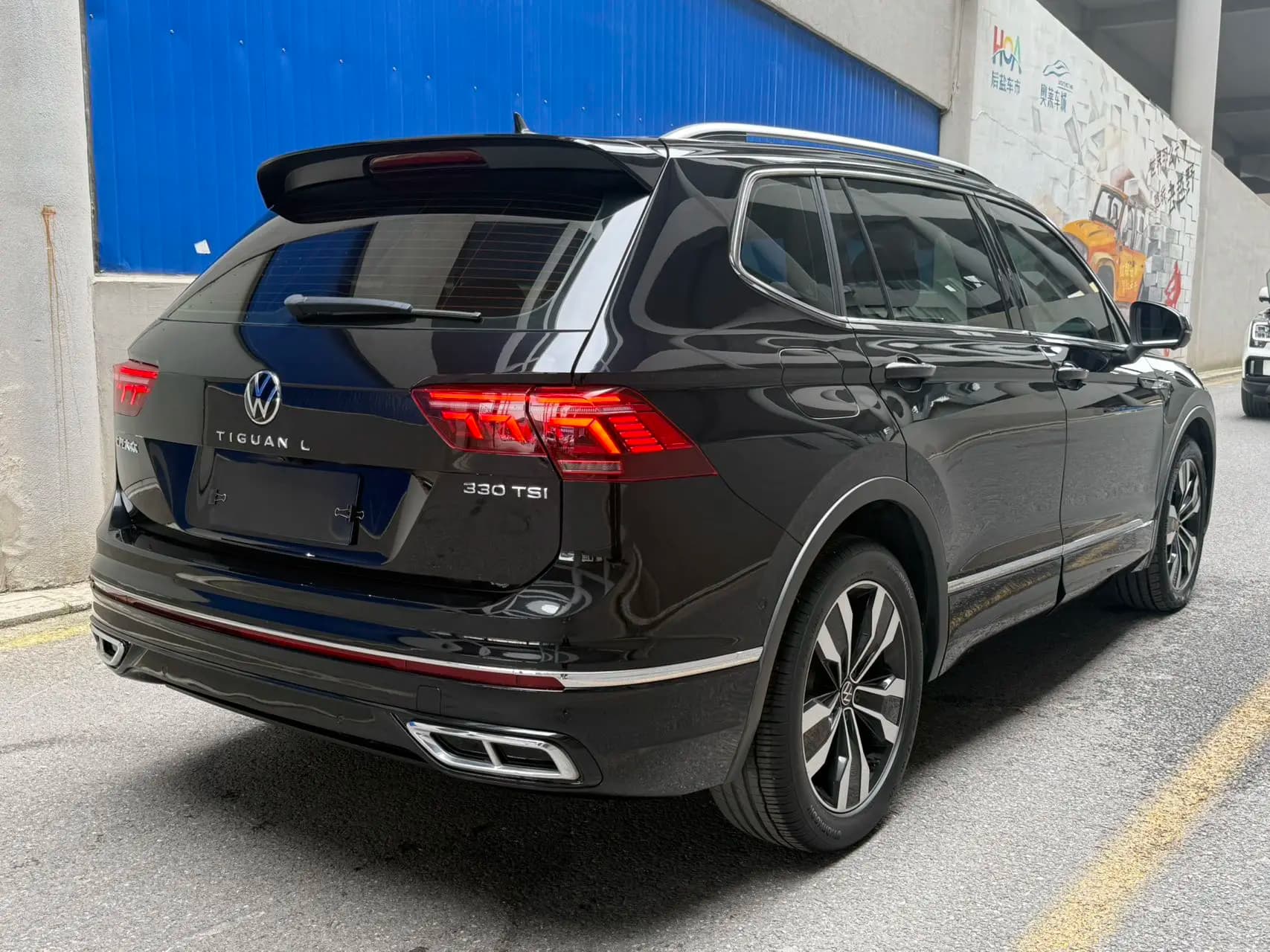 Volkswagen Tiguan L 2023 г. 45031 км. — фото 6